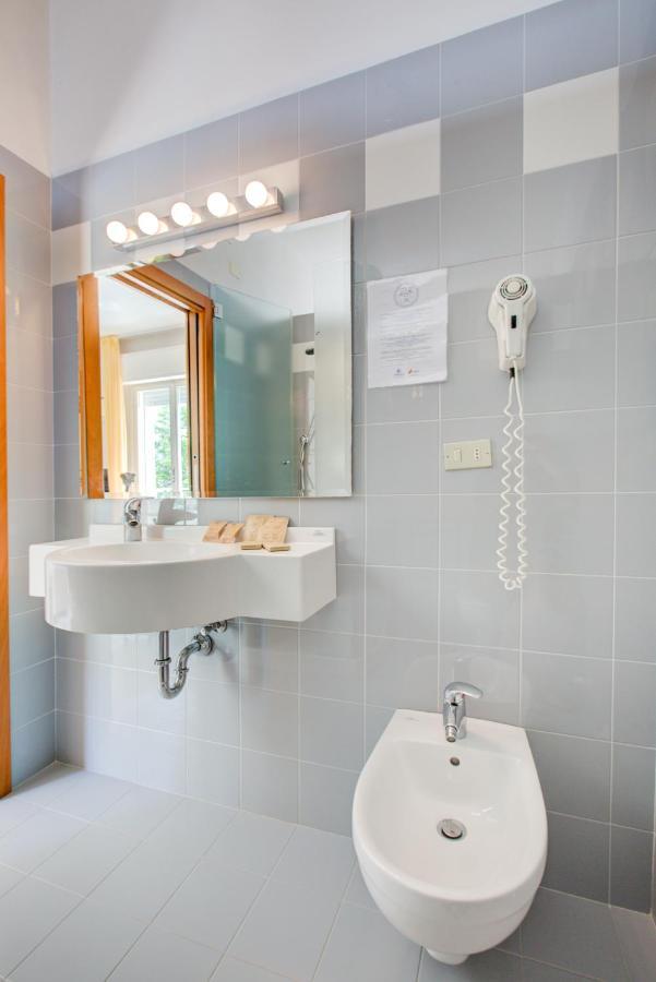Hotel Ivano Rimini Eksteriør bilde